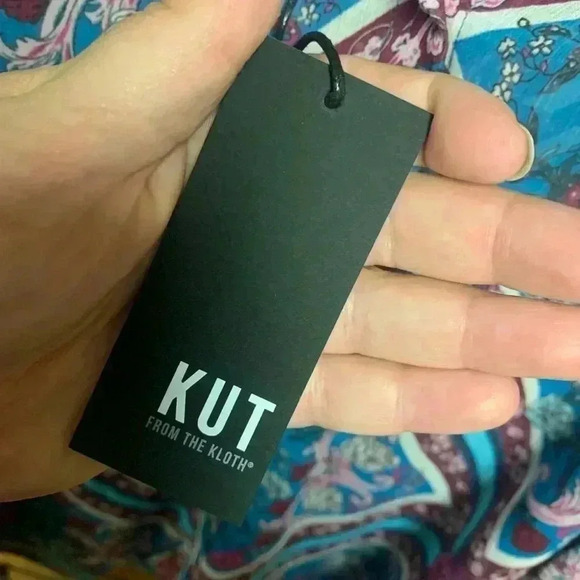 Women’s KUT From the Kloth Button up Blouse - Picture 3 of 4